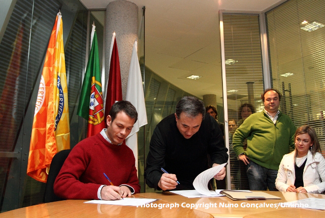 Thumbnail da galeria Assinatura de contratos SASUM